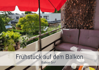 Fewos Bremerhaven Wohnung Lilie Frühstück auf dem Balkon
